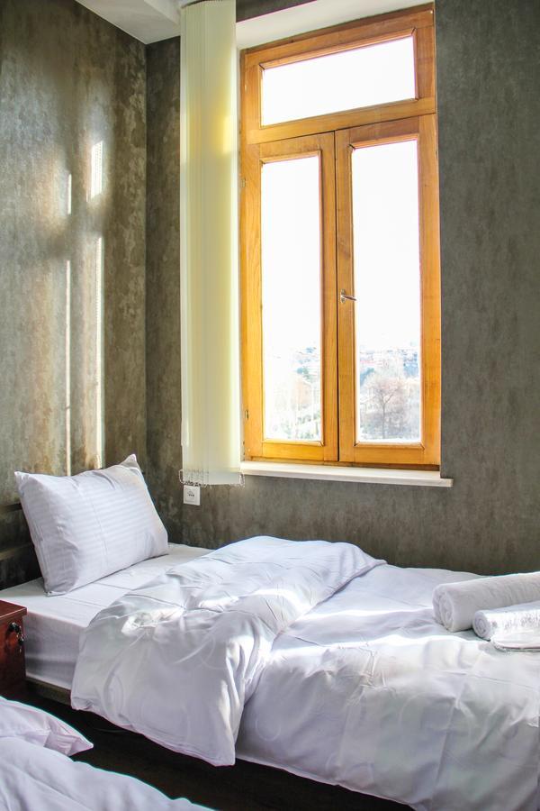 Mr Alex Hostel Tbilisi Exterior foto